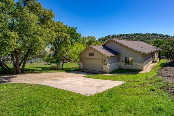 333 Sandy Mountain Dr, Sunrise Beach