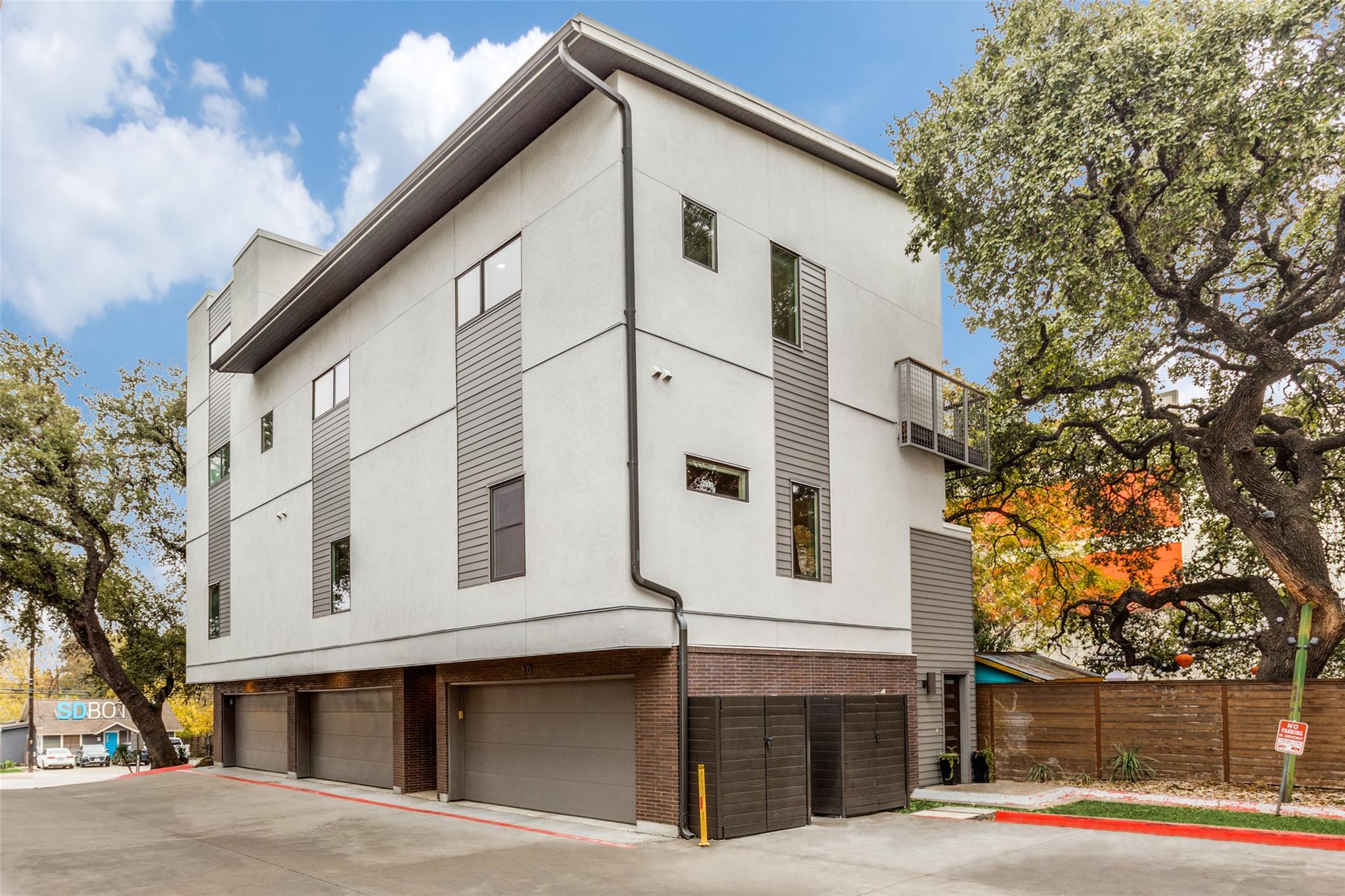1702 S Lamar Blvd #30, Austin, TX 78704