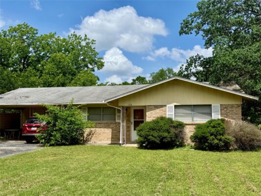 106 San Jacinto St, Lockhart