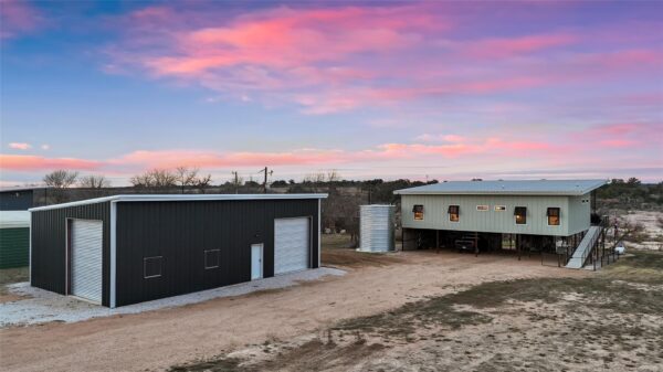 247 Diamond Cross Dr, Llano