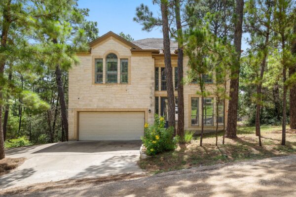 131 Molokini Dr, Bastrop