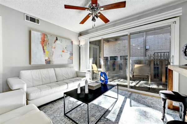 1304 Summit St #101, Austin