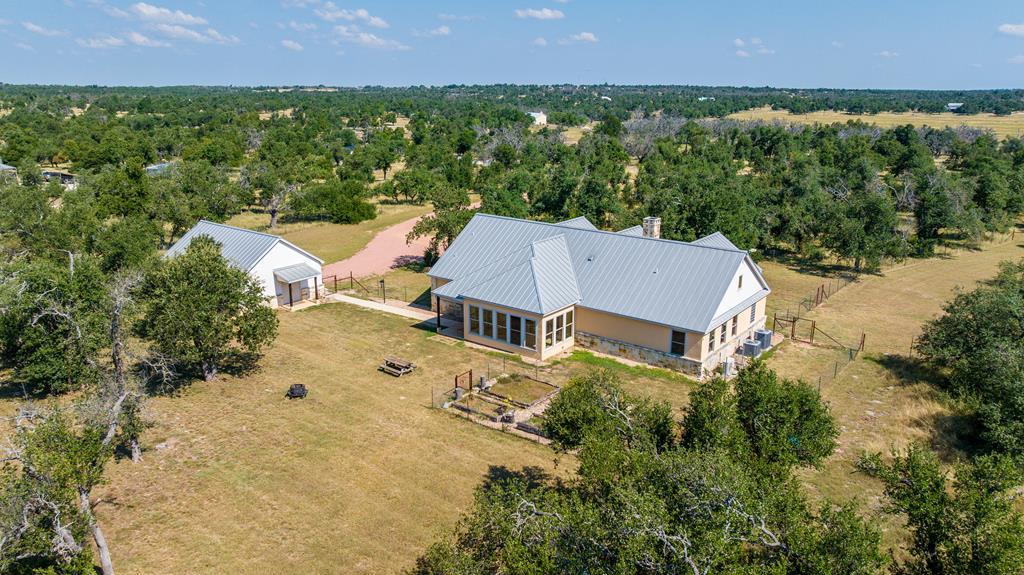 1282 Vintage Oaks Dr, Doss, TX 78618