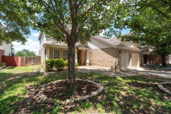 454 Fall Cir, Kyle