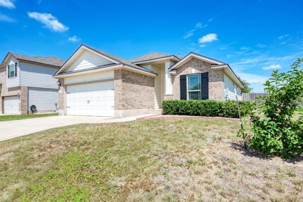 209 Forest Moon Ln, Kyle