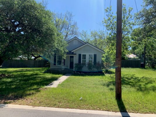 435 N West St, Bertram