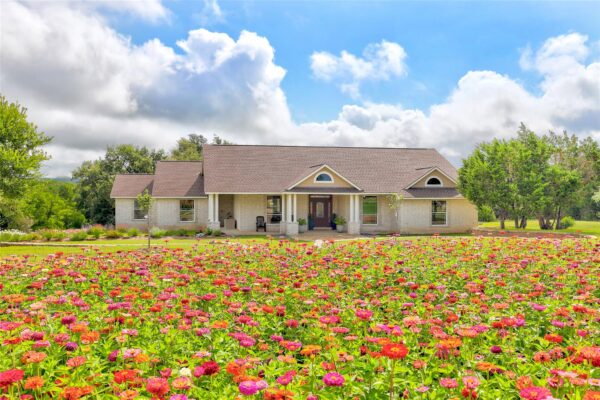 404 Mustang Way, Georgetown