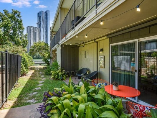 500 E Riverside Dr #169, Austin