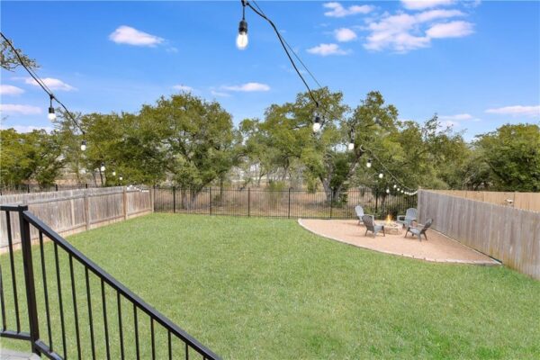 408 Red Matador Ln, Leander