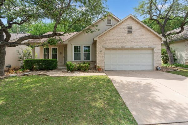 214 Whispering Wind Dr, Georgetown