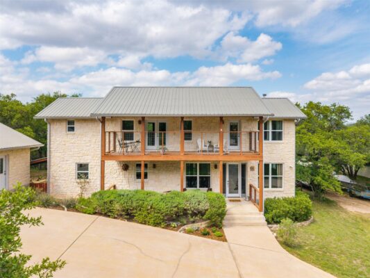 326 Lost Cove Dr, Spicewood