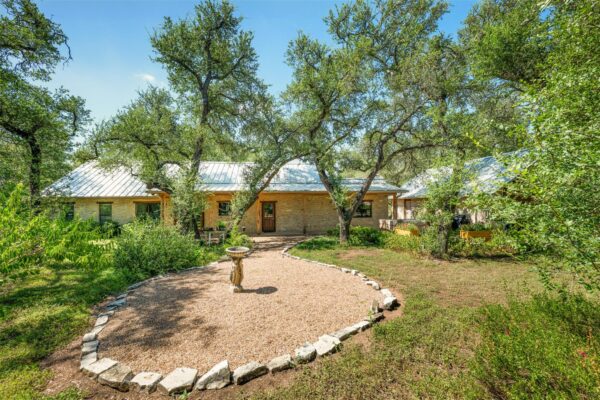 220 Meadowview Dr, Wimberley