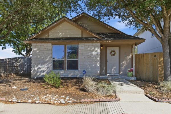 4529 Secure Ln #31, Austin