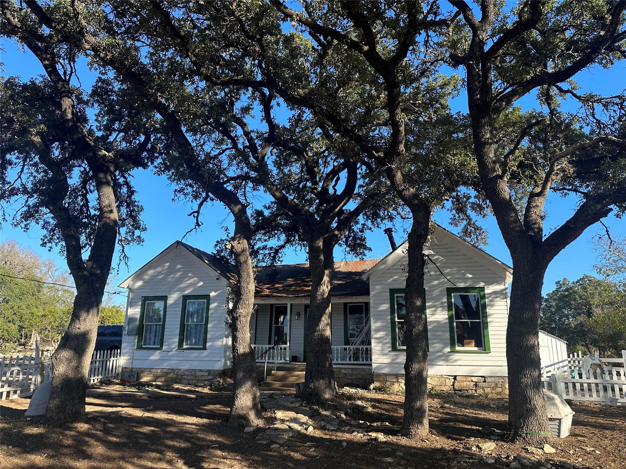543 Narrows Rd, Blanco, TX 78606