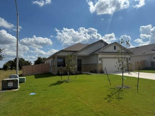 203 Gene Ray Ave, Bertram