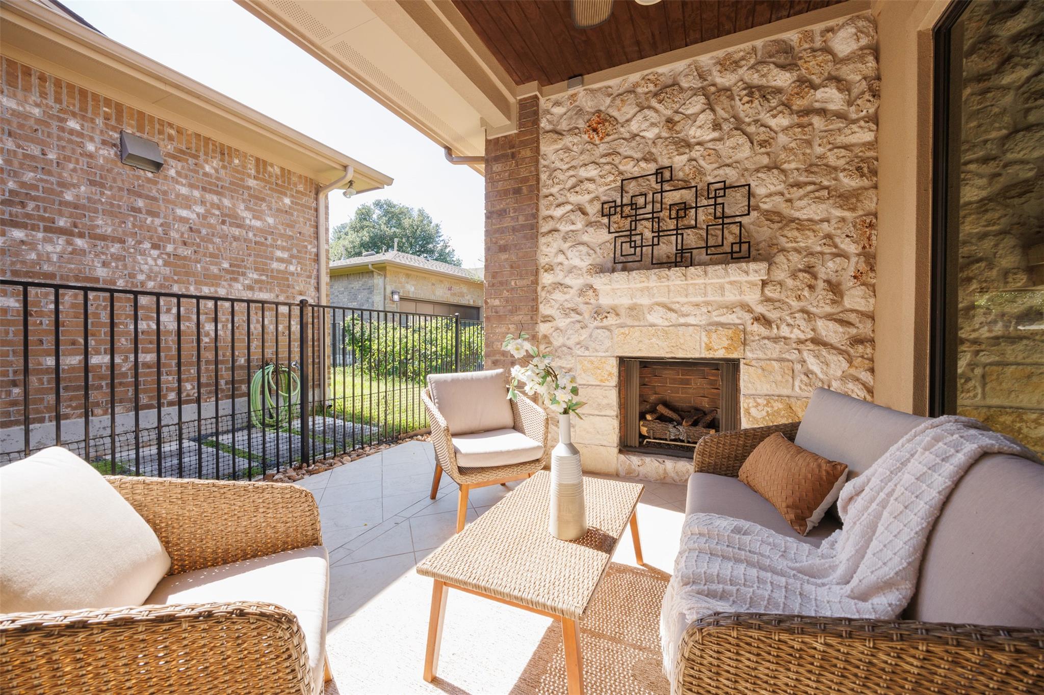 404 Jeffrey David Ln E, Austin