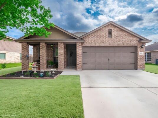 614 Lantana Ave, Lockhart