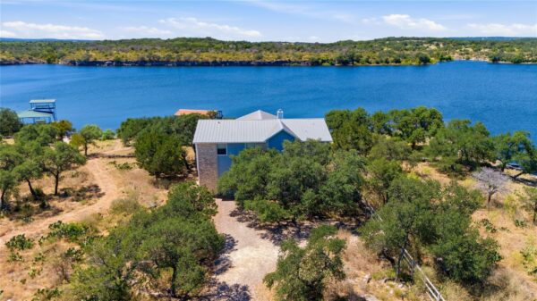 2406 Patriot Dr, Lago Vista