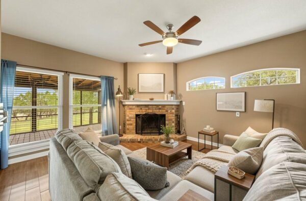 101 Pioneer Trl, Dripping Springs