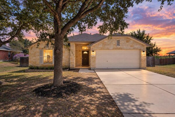 882 Shadow Creek Blvd, Buda