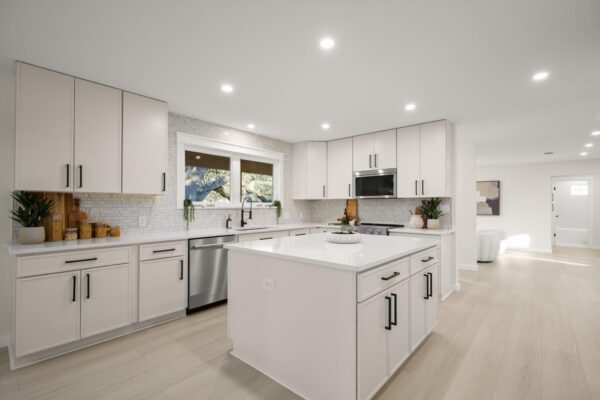 404 Bittern Cir, Buda