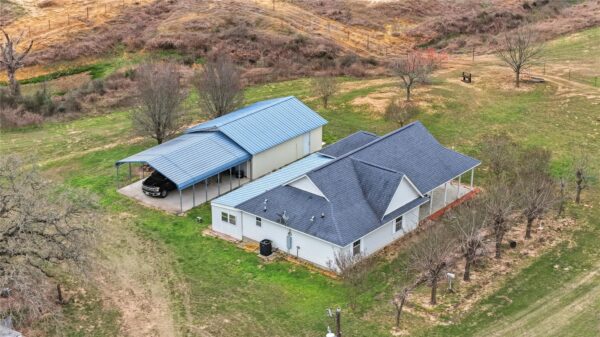 369 Young School House Rd, Smithville