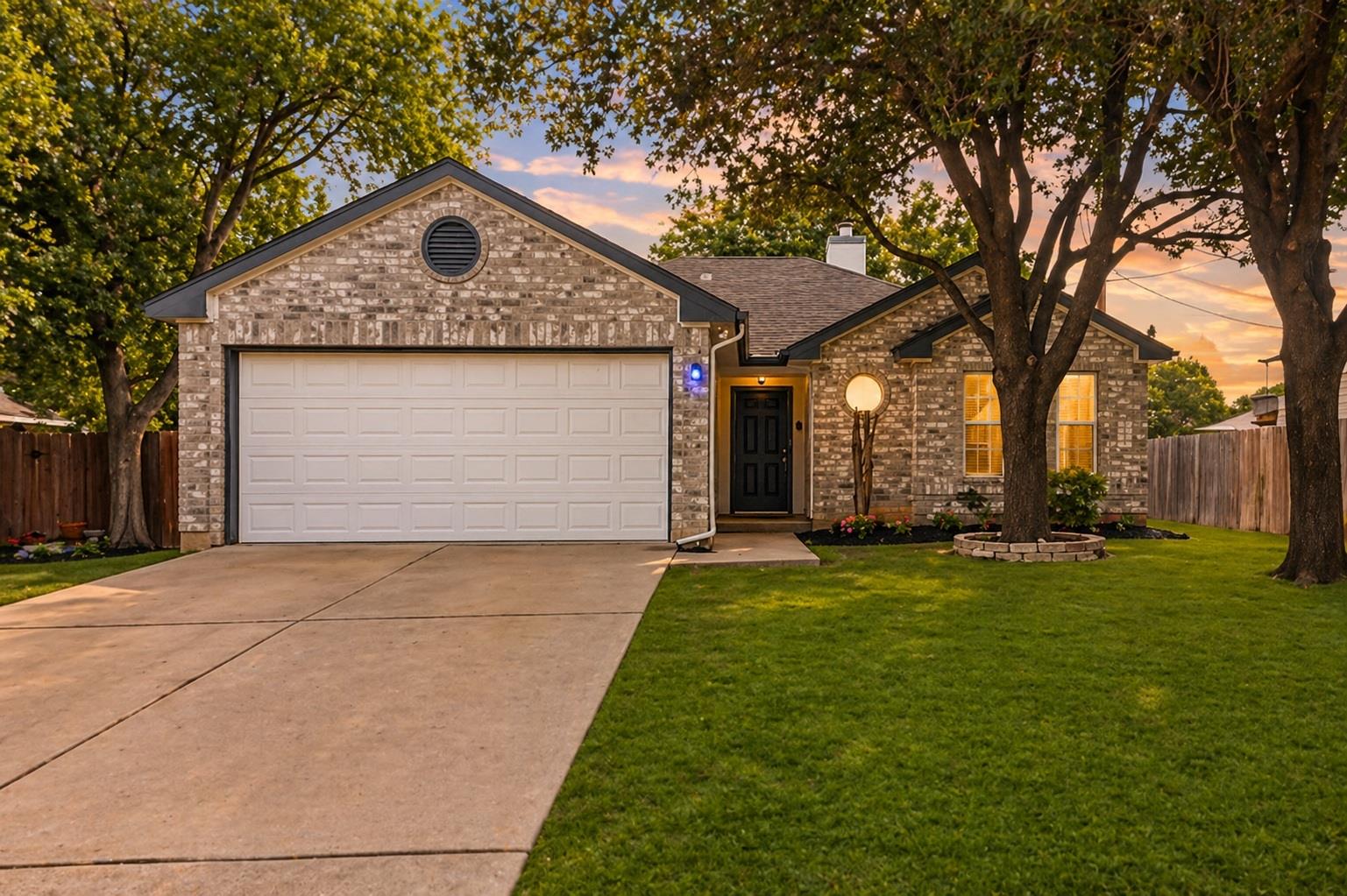 2343 Wright Cir, Round Rock