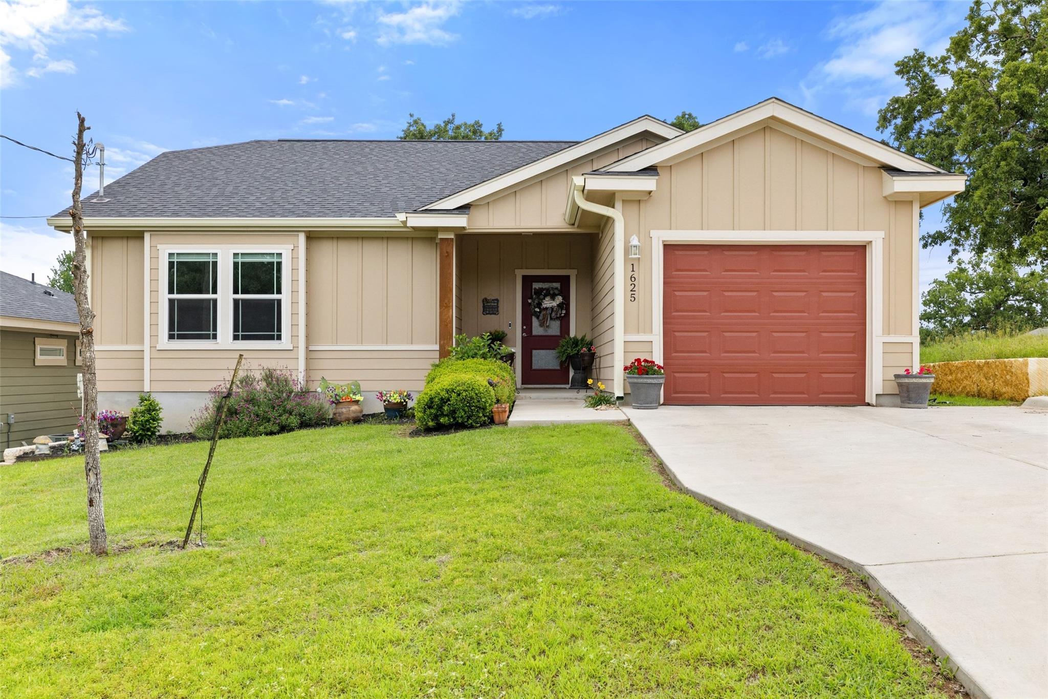 1625 Packsaddle Trl, Kingsland, TX 78639