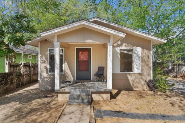 2710 E 3rd St, Austin