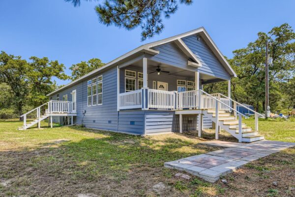 260 Dickerson Ln, Elgin