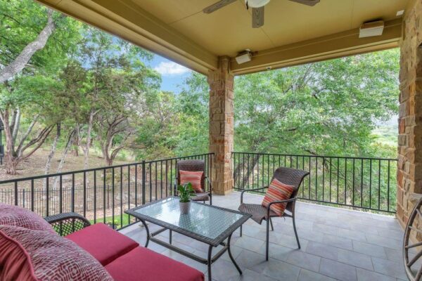 303 Palos Verdes Dr, Lakeway