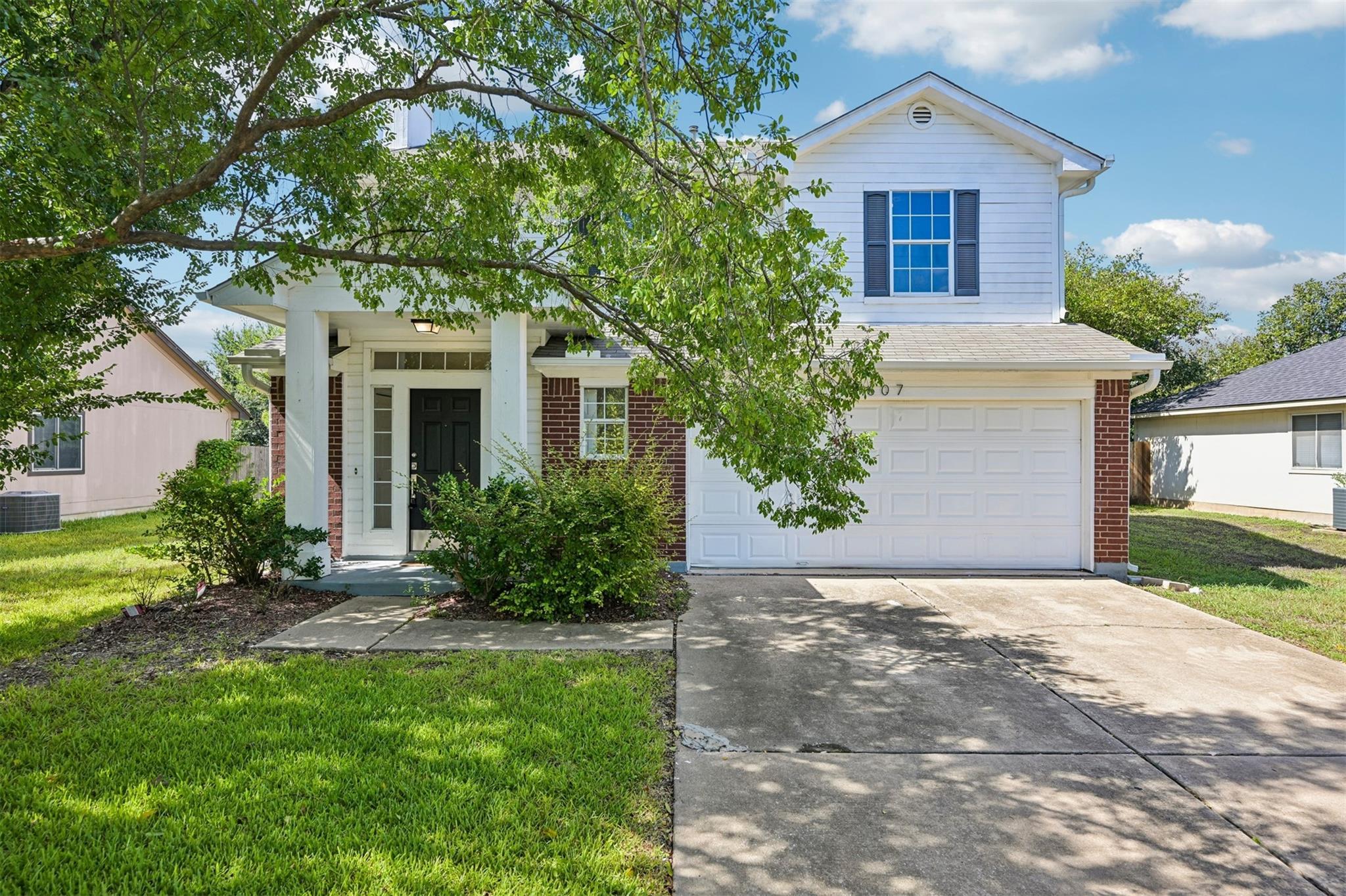 607 Sparkling Brook Ln, Leander, TX 78641