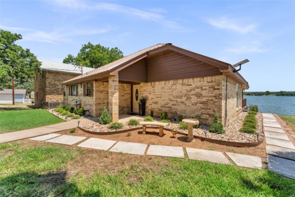 386 Lake Loop None, Tow