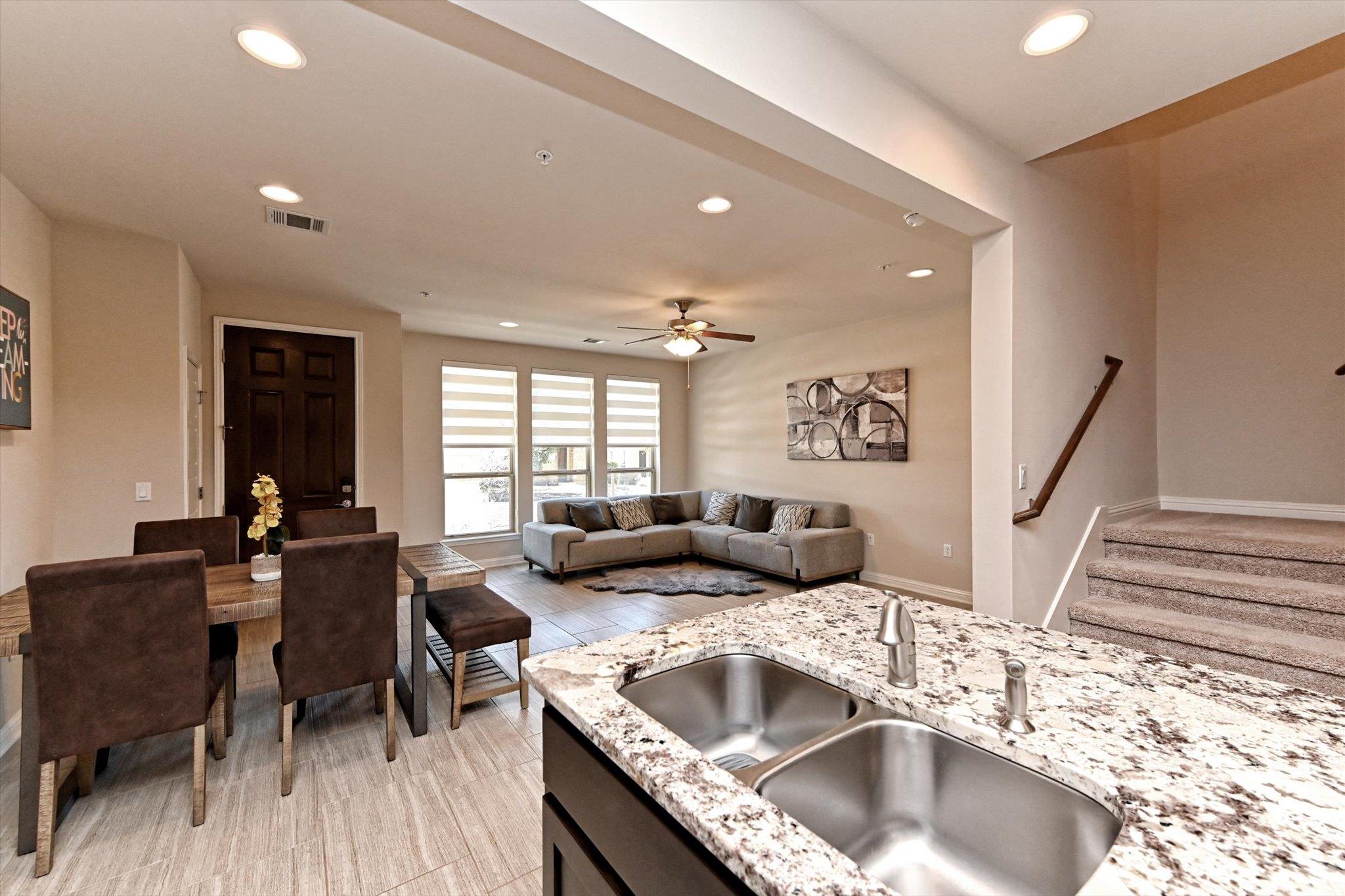 13800 Lyndhurst St #325, Austin, TX 78717