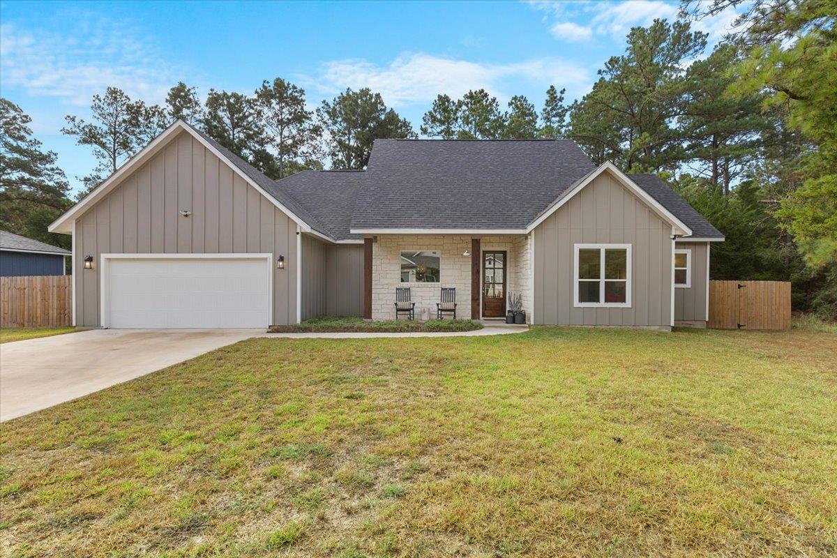 133 Lake Point Way, Bastrop, TX 78602