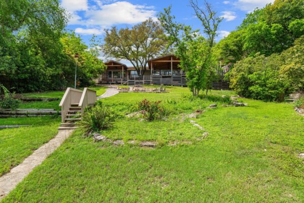 18000 Easy St, Jonestown