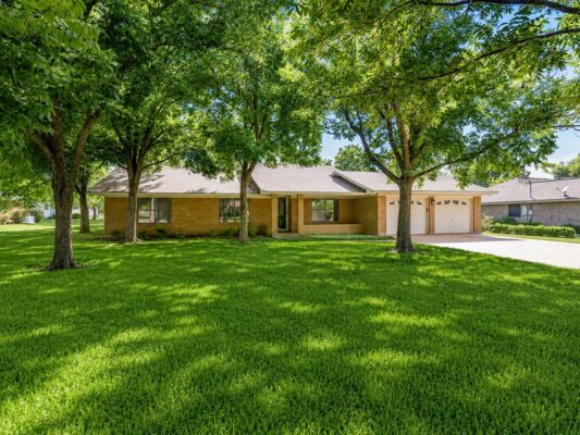 2707 North Dr, Taylor