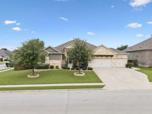238 Arapaho Dr, Kyle