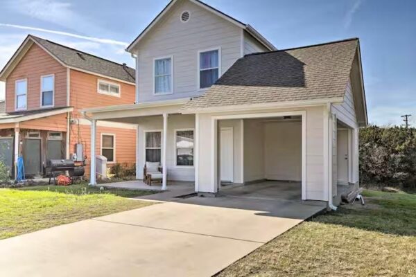 1404 E 3rd St, Georgetown