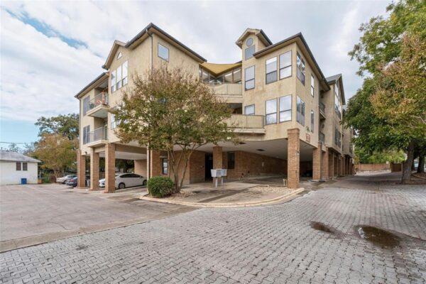 1910 Robbins Pl #103, Austin