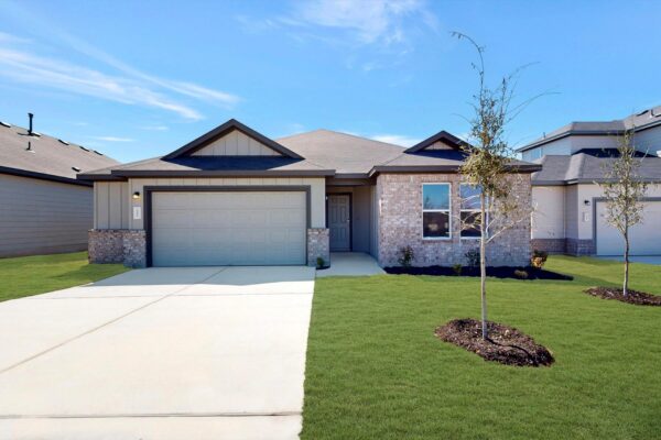 19905 Hirono Dr, Manor