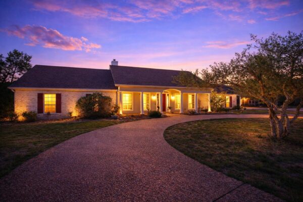 117 Vista Oaks Dr, Dripping Springs