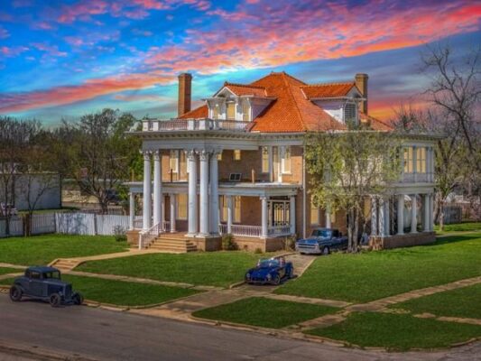 117 E 6th St, Taylor