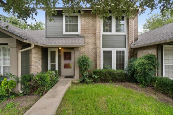 1015 E Yager Ln #129, Austin