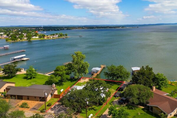 336 Carlson Cir, Buchanan Dam