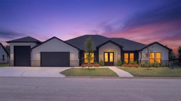 103 Still Meadow Dr, Kingsland