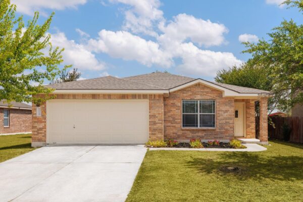 1014 W South St, Leander