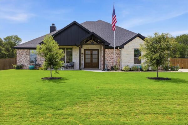 11205 Golden Eagle Ave, Salado