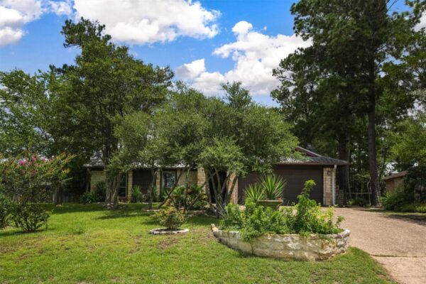 112 Mahalua Ln, Bastrop