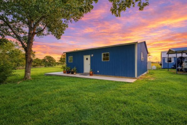 224 Old Coach Ln, Elgin